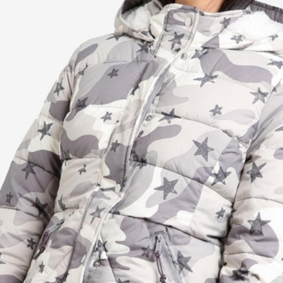 Hollister sherpa lined puffer jacket in Grey Camo - Picture 3 of 8
